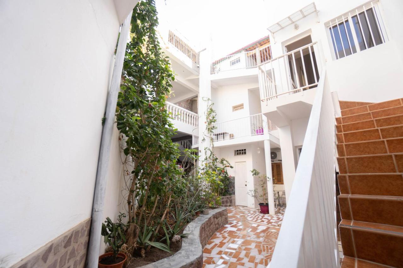 منديلو Residencial Che Guevara Bed & Breakfast المظهر الخارجي الصورة